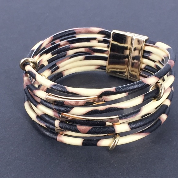 3/$21 Leopard Multi-layer Leather Magnetic Bracelet - Picture 3 of 7